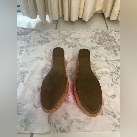 Authentic Prada platform sandals in neon hot pink in patent leather - Picture 5 of 15